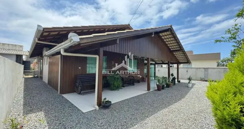 Casa na praia de balneário piçarras com piscina para locação anual