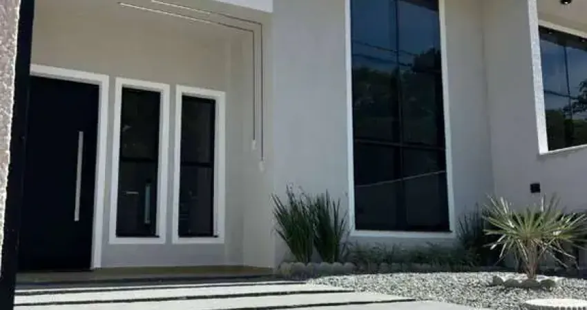 Casa na praia com piscina, conforto e um acabamento que impressiona