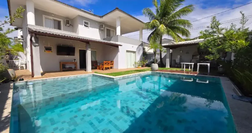 Energia solar, espaço gourmet e piscina privativa!!