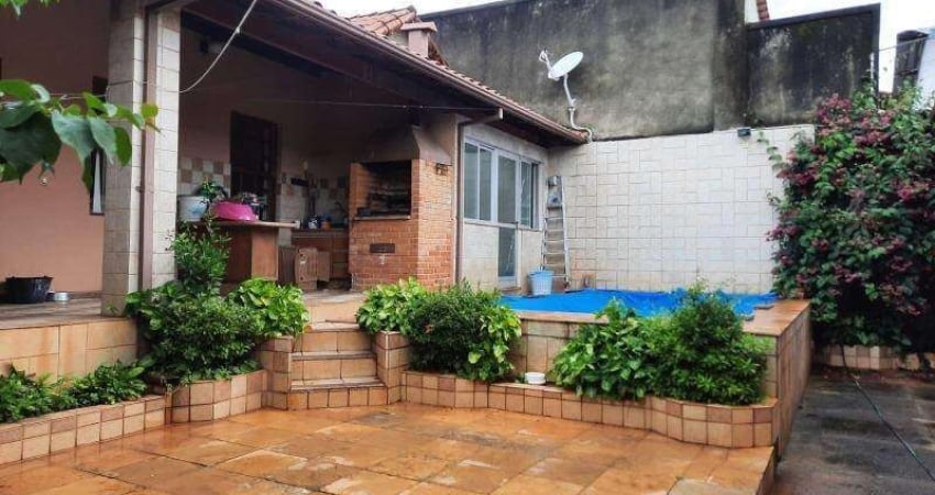 Casa com 3 quartos à venda na Rua Vicente Risola, Santa Inês, Belo Horizonte