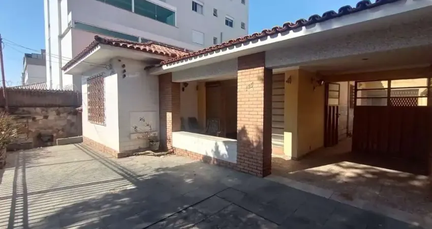 CASA NO PRADO PARA REFORMA EXCELENTE LOCALIZAÇÃO