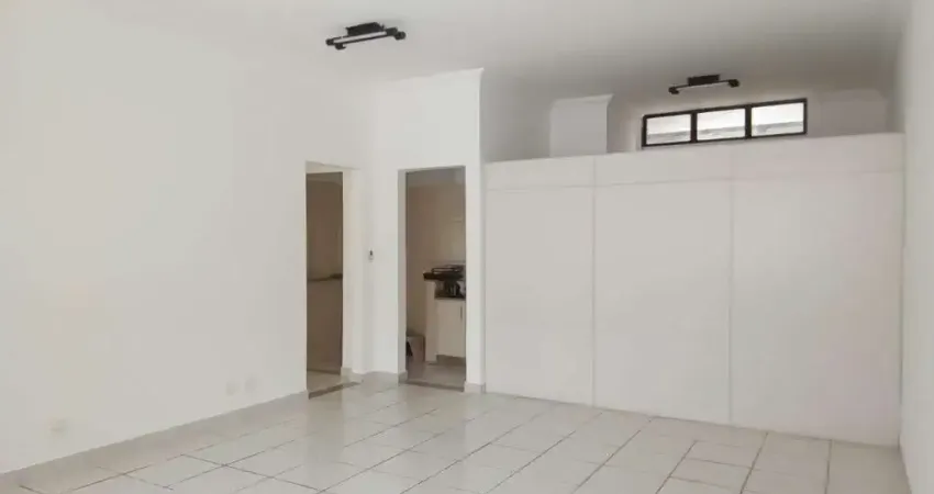 Excelente localização, área comercial 2 salas conjugadas e 2 banhos