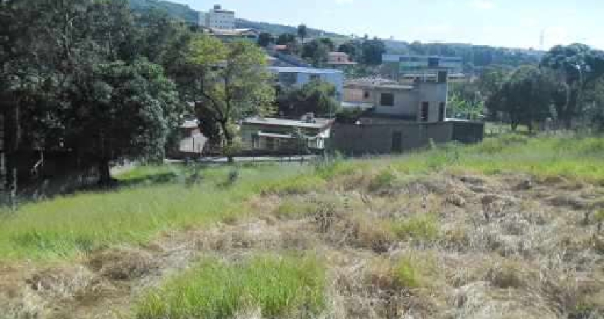 ÁREA COM APROXIMADAMENTE 8000M², SÓ VENDE A ÁREA TOTAL, N/PARCELA