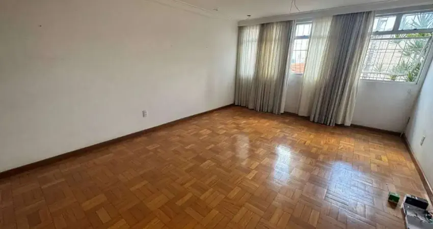 EXCELENTE CASA PARA MORADIA OU EMPRESA