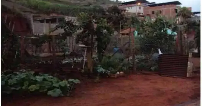 Sítio à venda, 2 quartos, Mangabeiras - João Monlevade/MG