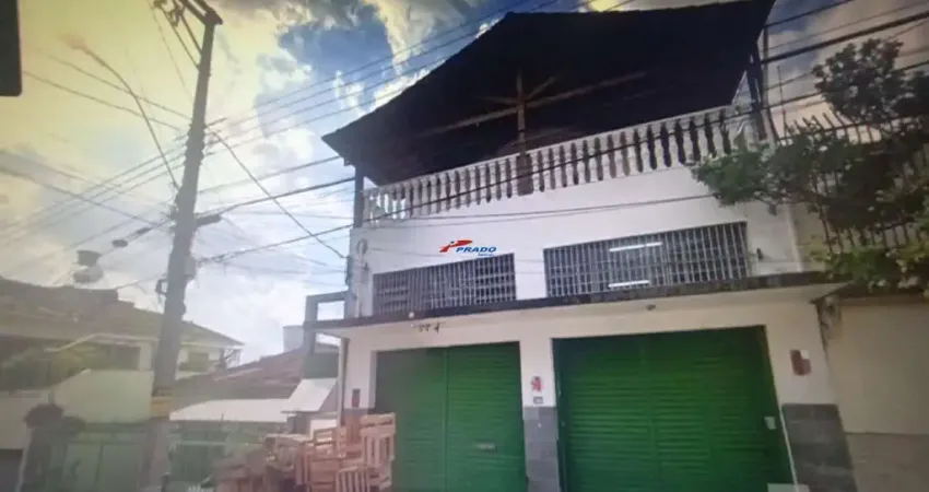 CASA 3 PAVIMENTOS, RESIDENCIAL E COMERCIAL, RUA PLANA