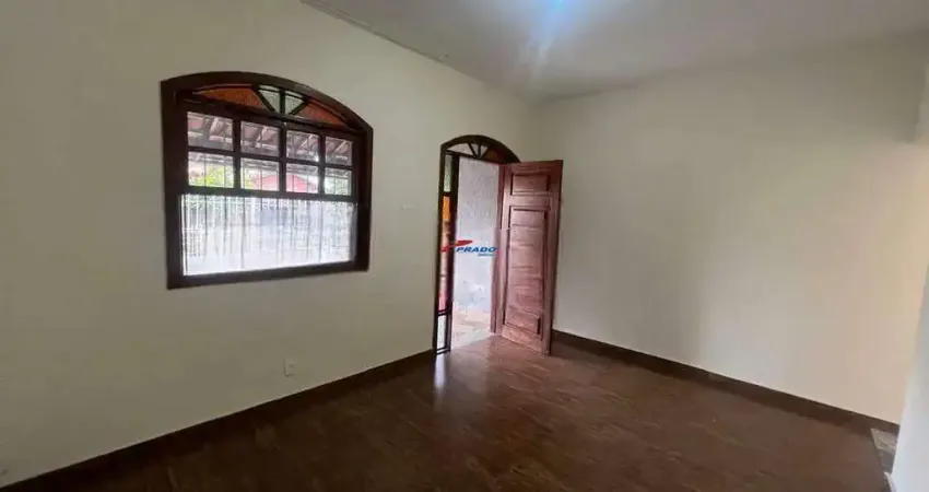 CASA 3 QUARTOS, REFORMADA, EDÍCULA COM 2 QUARTOS