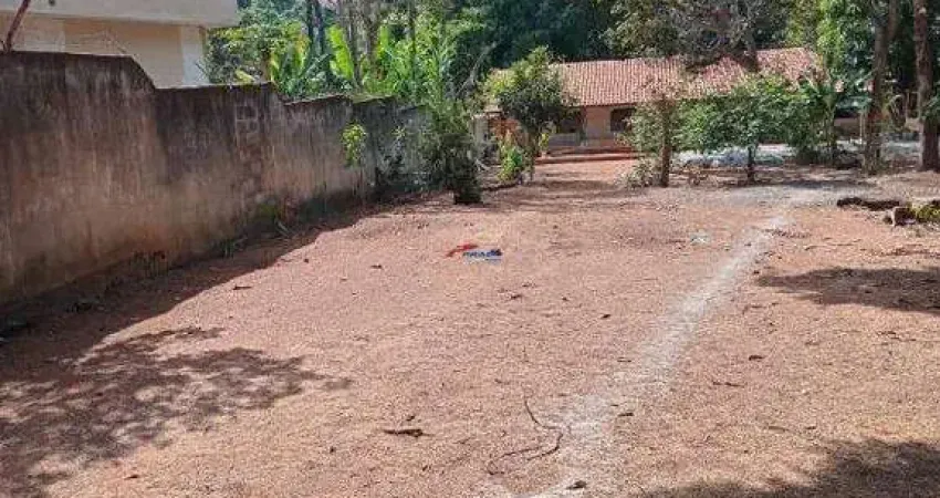 TERRENO COM 1200M², BARRACÃO C/ LAJE, 6 CÔMODOS, MURADO