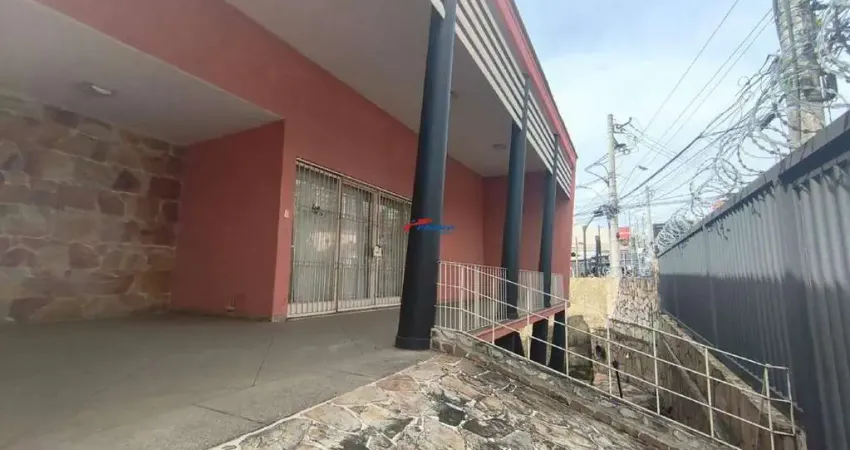 Casa ampla para montar sua empresa, cômodos amplos, 10 vagas de garagem