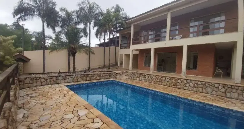 Linda casa em Condomínio Fechado Vinhedo-SP
