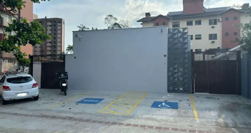 Sala comercial para alugar na Rua Orestes Guimarães, 1139, América, Joinville