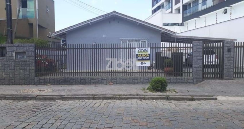 CASA no BOM RETIRO com 3 quartos para LOCAÇÃO, 120 m²