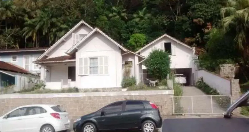 Casa com 3 quartos à venda na Rua Macaé, 97, América, Joinville