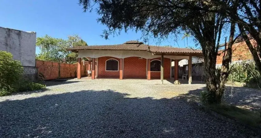 Casa com 3 quartos à venda na Rua São Ludgero, 163, Petrópolis, Joinville