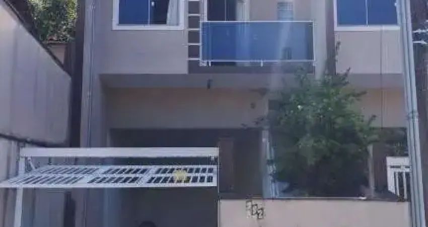 Sobrado geminado no floresta com 3 quartos para locação, 115 m²