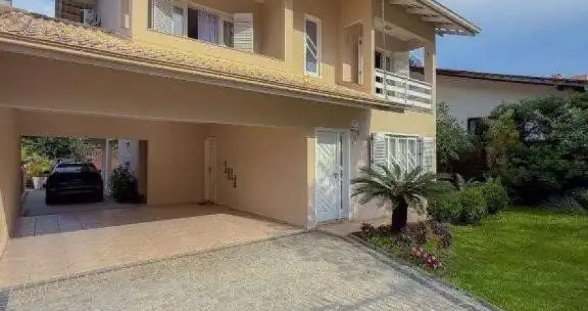 Casa com 5 quartos à venda na Rua Frederico Brammer, 139, Santo Antônio, Joinville