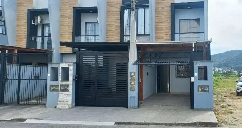 Sobrado geminado no aventureiro com 2 quartos para locação, 67 m²