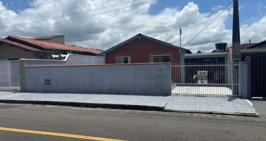Casa com 3 quartos para alugar na Rua Herberth Zimath, 287, Adhemar Garcia, Joinville