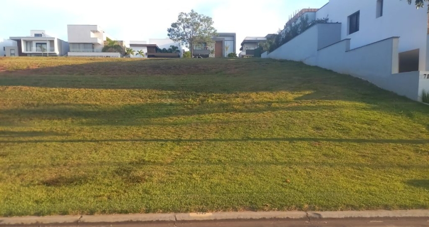 Sem vizinhos de frente! Terreno 473m² no Alphaville Nova Esplanada 4