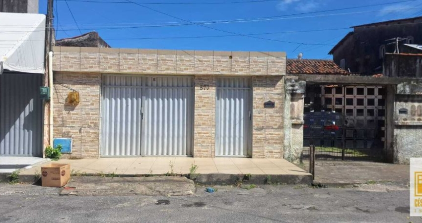 Excelente Casa Residencial com 03 Quartos no Cristo Redentor
