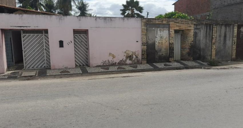 Excelente Casa com 03 Quartos no Antonio Bezerra