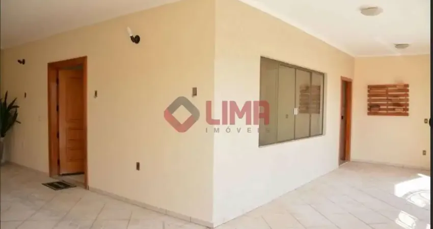 Casa espaçosa para venda ou locação no geisel - próxima da unesp e de comodidades essenciais!