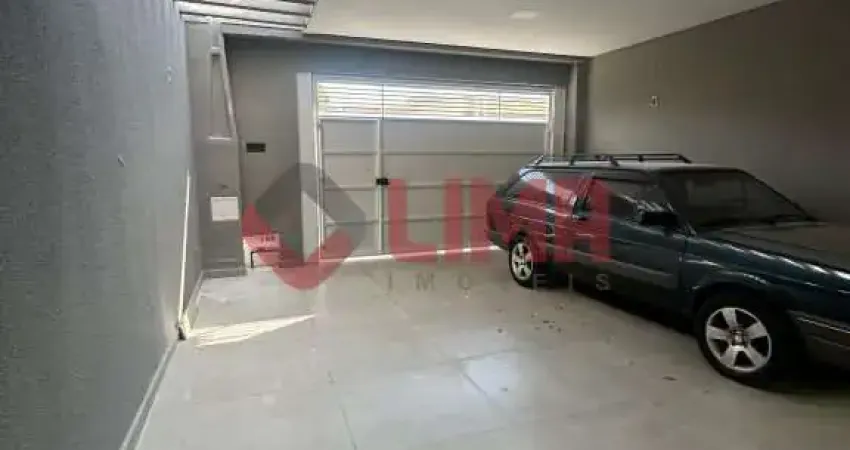 Linda casa á venda no Jardim Solange com 3 dormitórios sendo 01 suíte