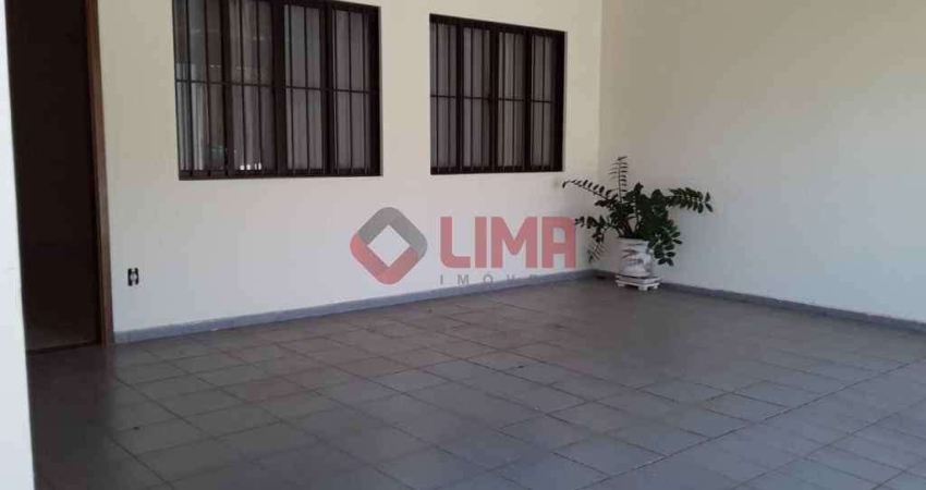 EXCELENTE CASA COM 4 DORMITÓRIOS, SENDO 1 SUITE NO JARDIM EUROPA.