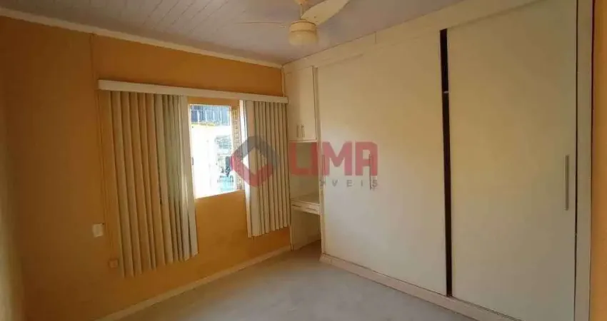 Casa residencial ou comercial com três dormitórios próximo ao boulevard shopping