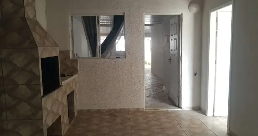 Casa à venda em Guaratuba/PR – Bairro Piçarras – 2 dormitórios, suíte, garagem e excelente localização