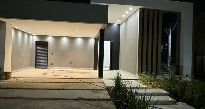 Casa térrea nova com 3 suítes - Condomínio Florais da Mata - Região do Chapéu do Sol