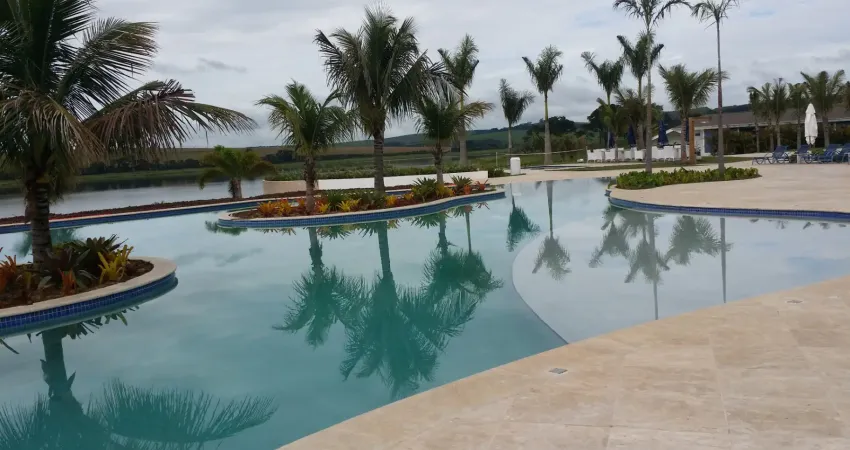 Terreno em condomínio Riviera de Santa Crisitina II à venda