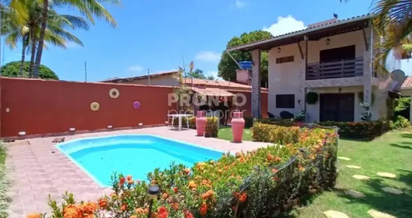 Excelente casa duplex mobiliada localizada em tamandaré com 176,27m² de área construída.