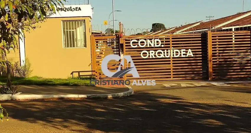 Oportunidade vendo agio casa condomínio residencial orquídea , jardim gardênia goiânia, completo em armários , ótima localização, supermercado, escola, transporte público