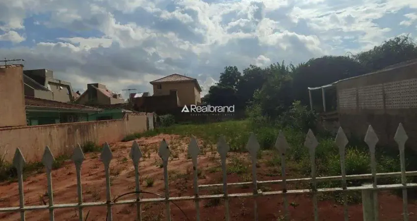 Terreno Amplo com 770 m2 no Hauer – Excelente Localizacao e Acesso Facil