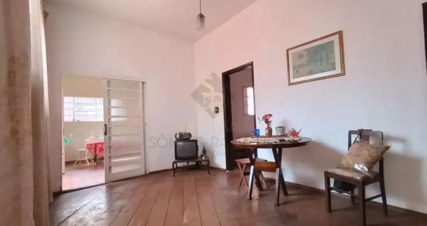 Casa Padrão para Locação no Bairro Centro, em Ribeirão Preto.