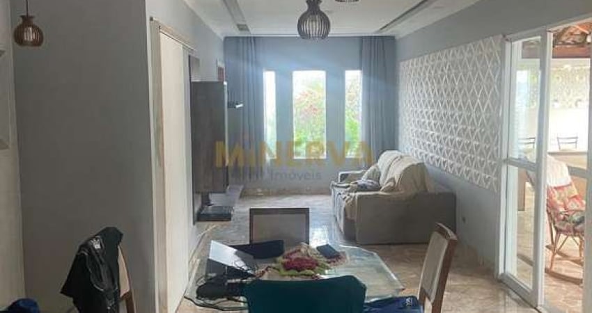 Sítio à Venda em Mairinque: 3 Dormitórios e 420m² por R$550k