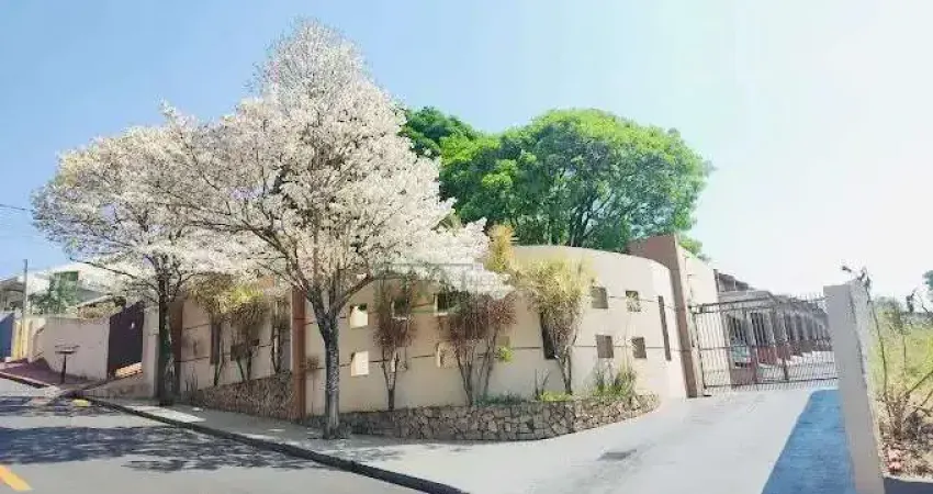Sobrado Geminado no Condomínio Residencial José da Costa em Cambé