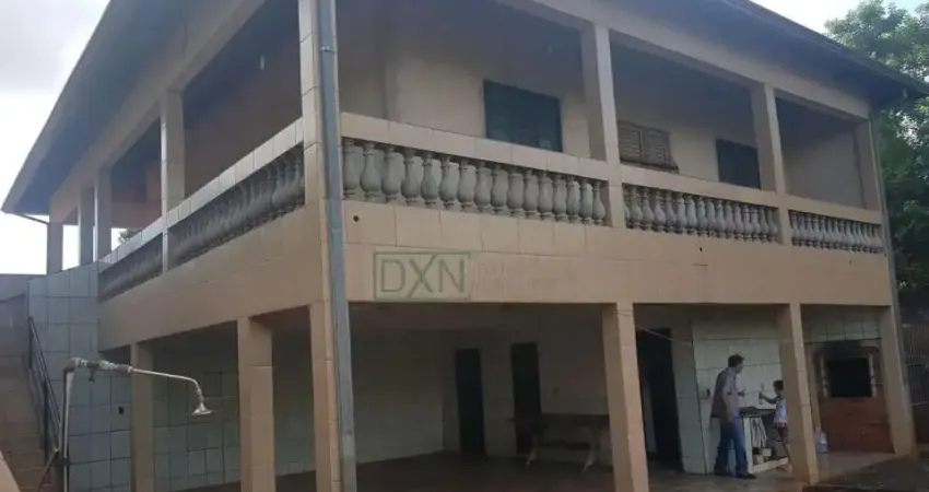 CHACARA MOLHADA COM FUNDO PARA O RIO PARANÁ EM PRIMEIRO DE MAIO