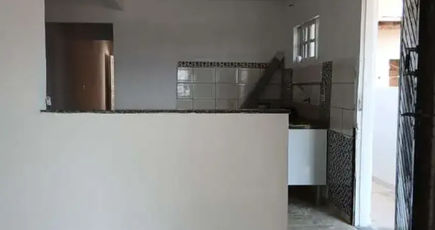 Casa com 2 quartos para alugar na Vila Pereta, Poá 
