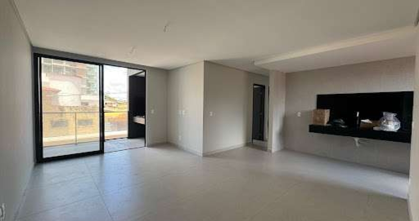 Apartamento novo na beira mar de Camboinha com 03 quartos