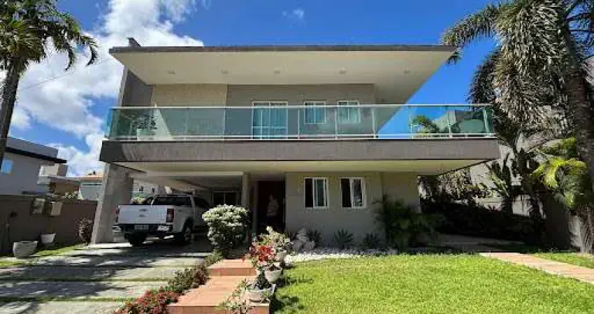 Casa de 395m² com 4 quartos e piscina privativa, condomínio bosque das gameleiras