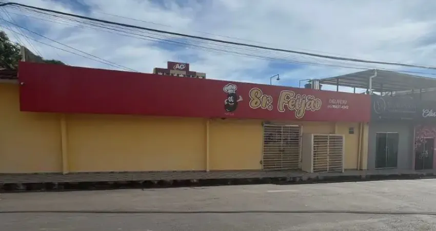 Vendo Casa Comercial. Ótima Localização no PARQUE 10