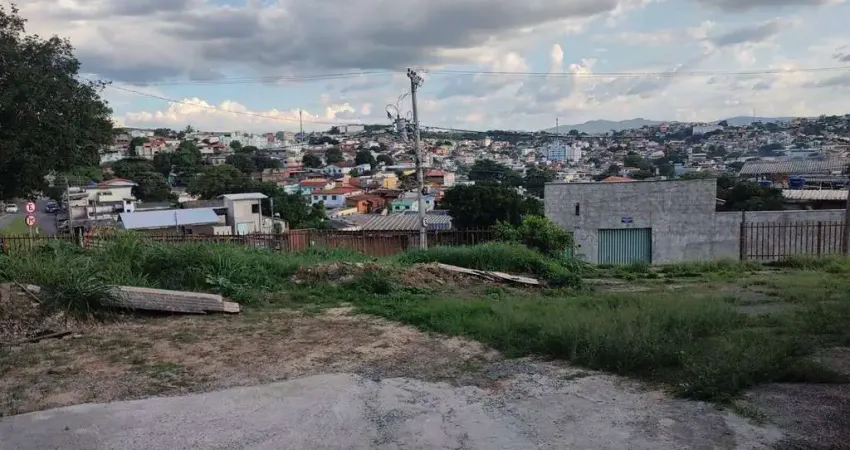 Terreno a venda com casa em localização privilegiada no bairro glória - bh