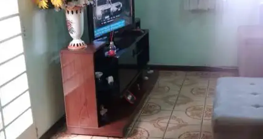 Casa 2 pavimentos e piscina, próxima à av abílio machado no dom bosco