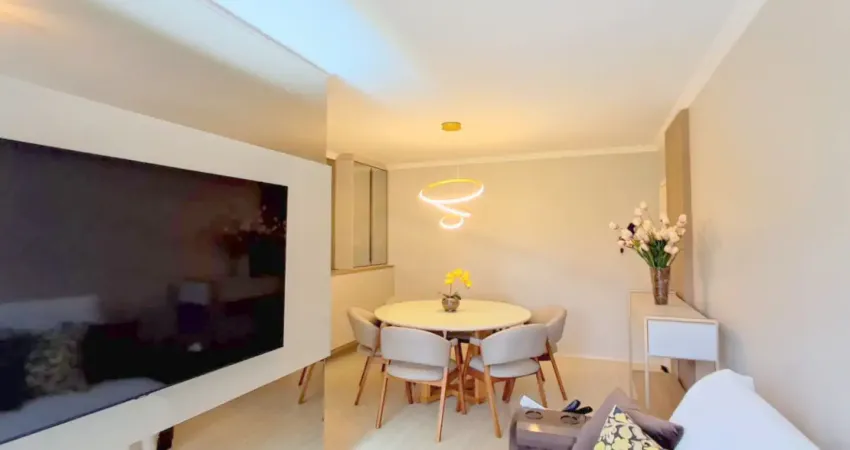 Excelente apartamento semi mobiliado de 2 quartos, sala, cozinha, bwc, a/sev, 2 vagas de carro,1º andar, a/priv. 63m²