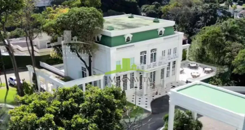 Vale do Loire, Apartamento de Luxo à venda com 4 suítes, 328m², Vista Mar, 4 vagas e maleiro. Condomínio completo. Finamente Decorado! Exclusivo.