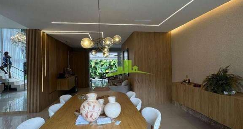 ALPHAVILLE LITORAL NORTE 1, Casa Alto Padrão à Venda 333m², 4 Suítes, PORTEIRA FECHADA, Piscina com Hidro, Gourmet. Sofisticação e Conforto no Litoral