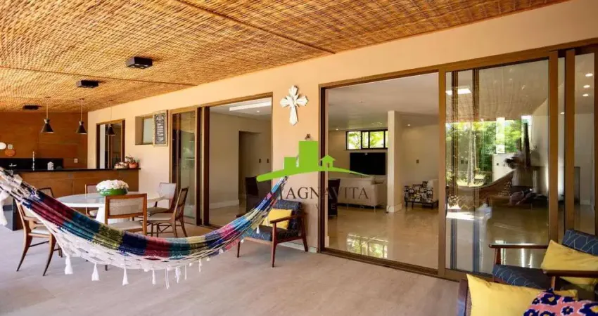 CONDOMÍNIO JARDIM CALIFÓRNIA. Casa Alto Padrão à Venda em Pituaçu, 922m² de Terreno, 4 Quartos, 3 Suítes, Piscina, Energia Solar e Reúso de Água.