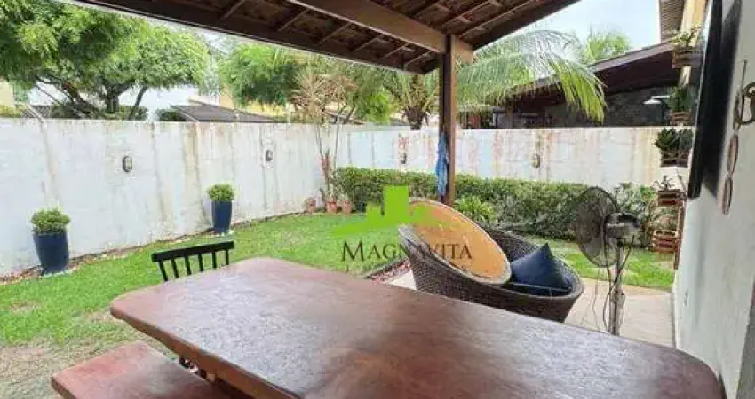 Vilas do Atlântico. Casa à venda 4 quartos (3 suítes), 250m², reformada, armários planejados. Espaço Gourmet. Área verde Jardim. Lauro de Freitas